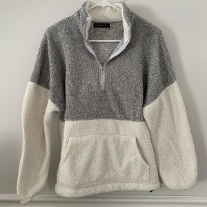 Sherpa Pullover; like new and euc! Small